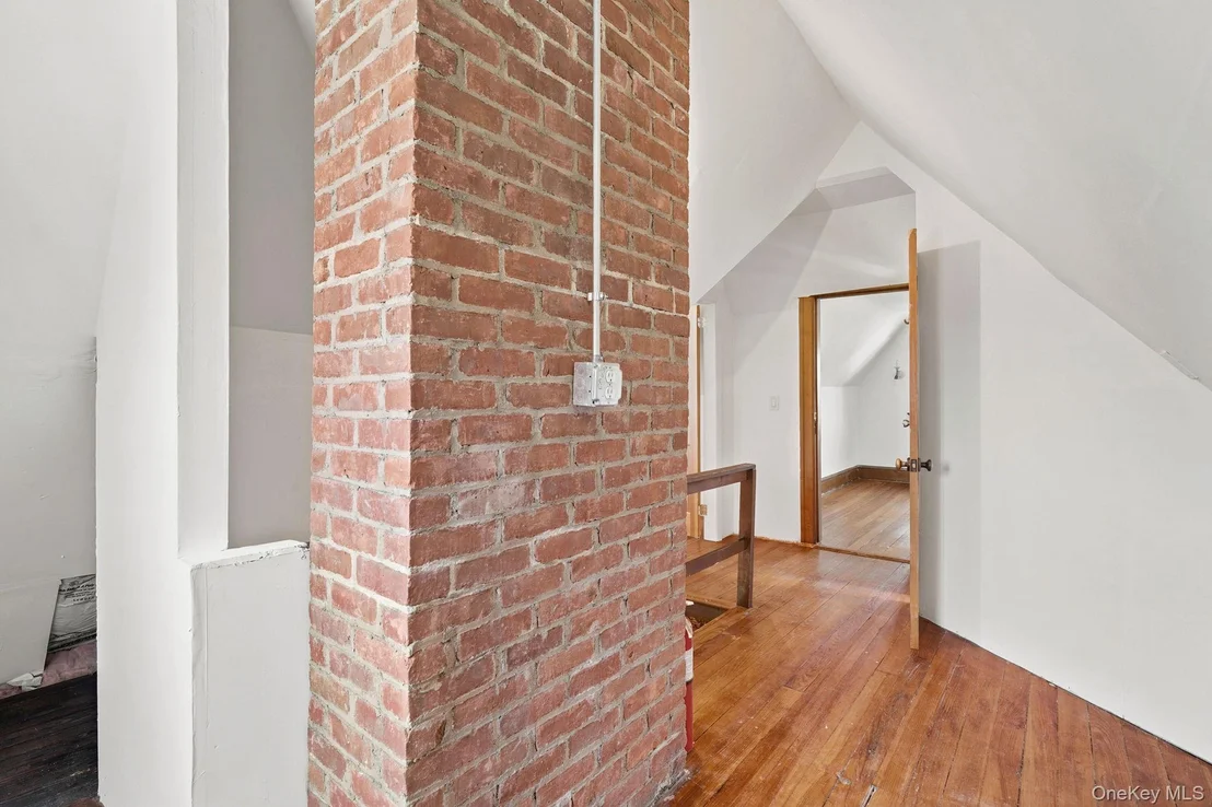 Photo of 184 W Post Road
