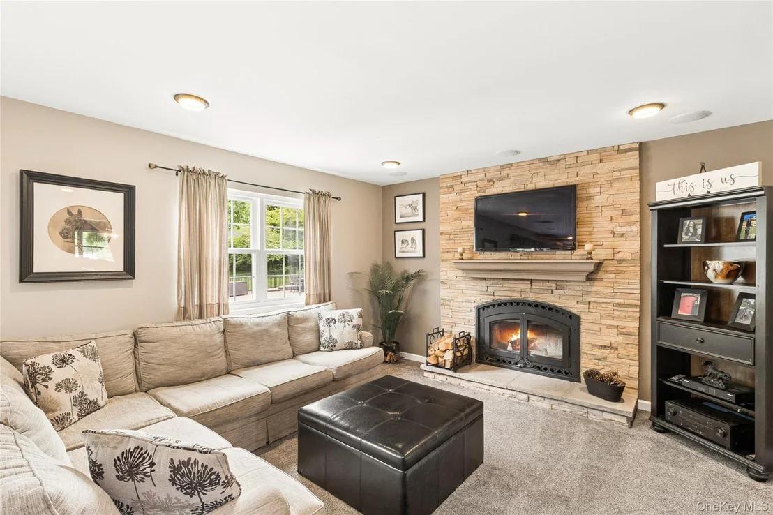 Photo of 42 Adelia Path