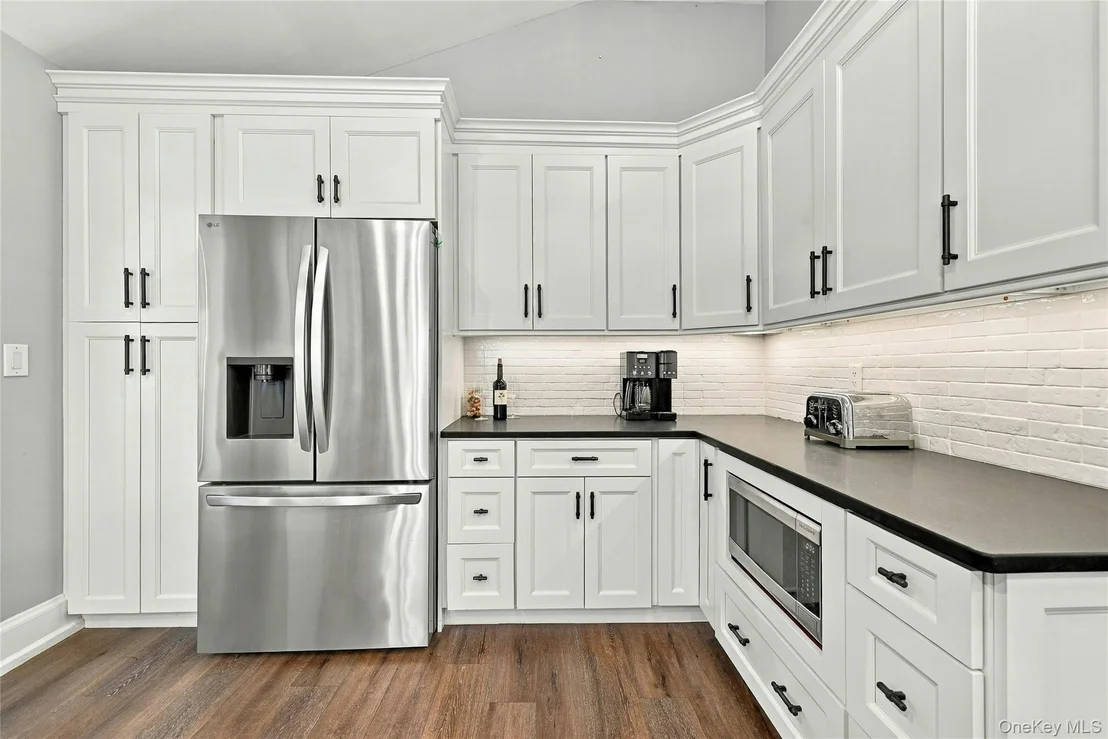 Photo of 82 Oakwood Drive