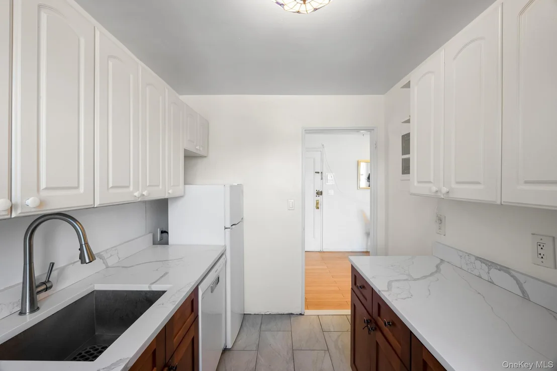Photo of Unit 3F at 46 Terrace Circle