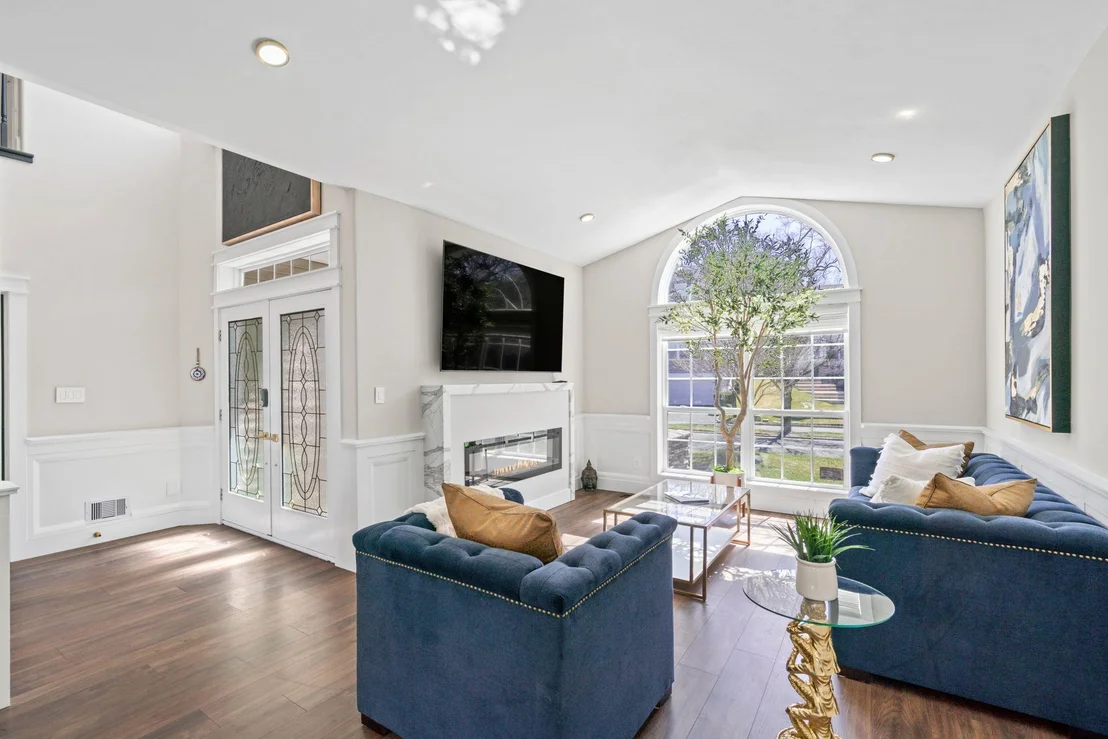 Photo of 9 Hamlet Drive