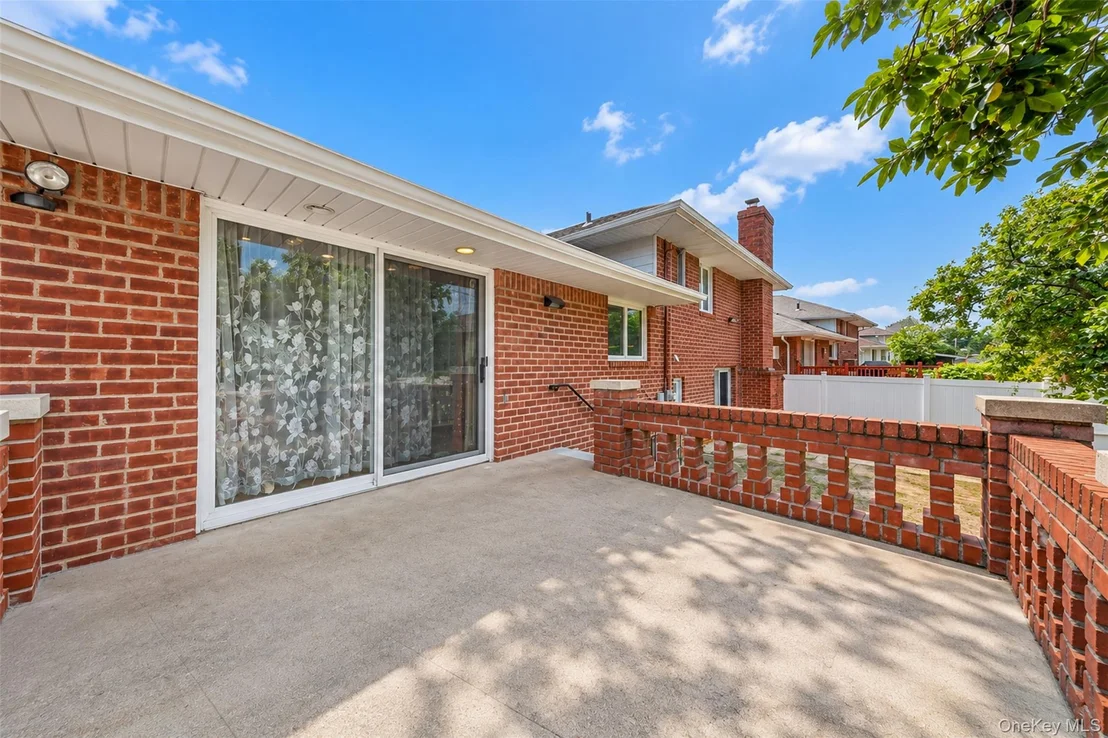 Photo of 76 Marcus Avenue