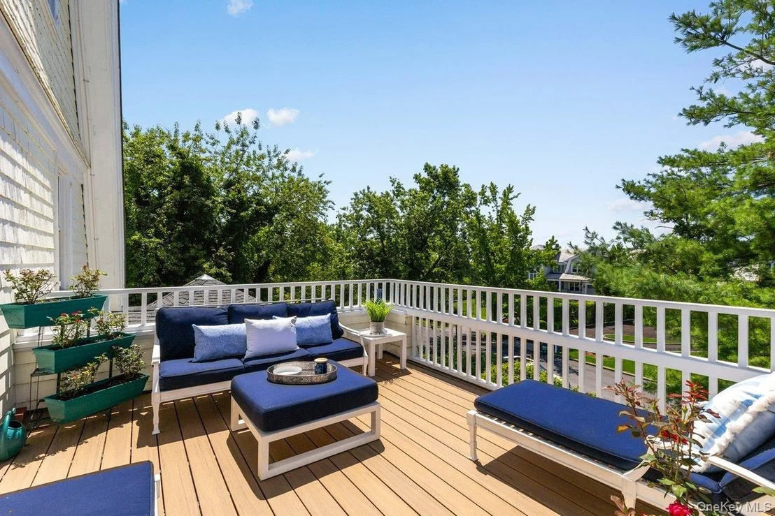 Photo of 731 Forest Avenue