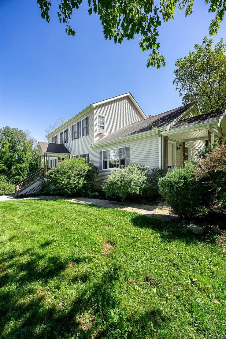 Photo of 250 Highview Road