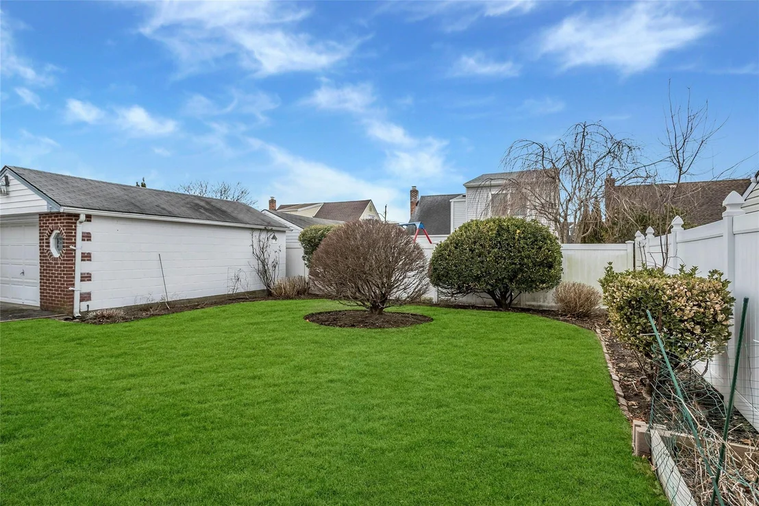 Photo of 61 Audrey Avenue
