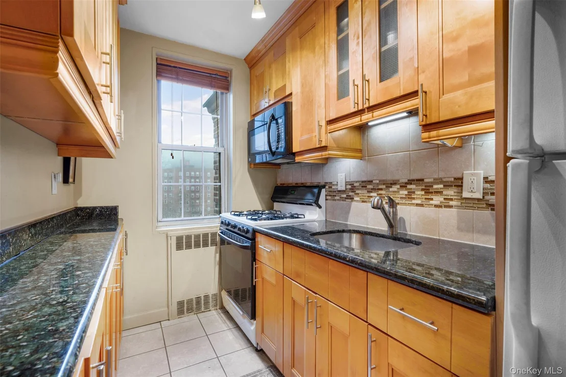Photo of Unit B65 at 786 Bronx River Road