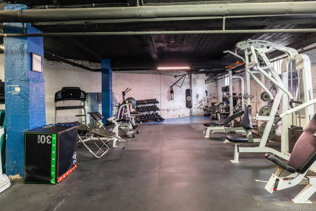 Photo of Unit 4E at 2190 Boston Road