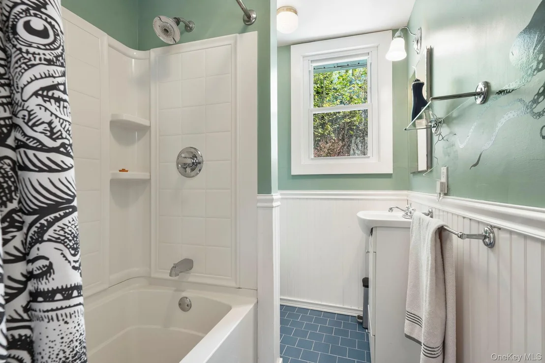 Photo of 44 Tompkins Road