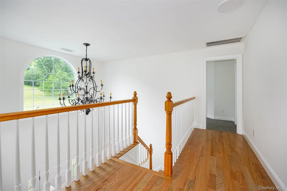 Photo of 7 Fox Run