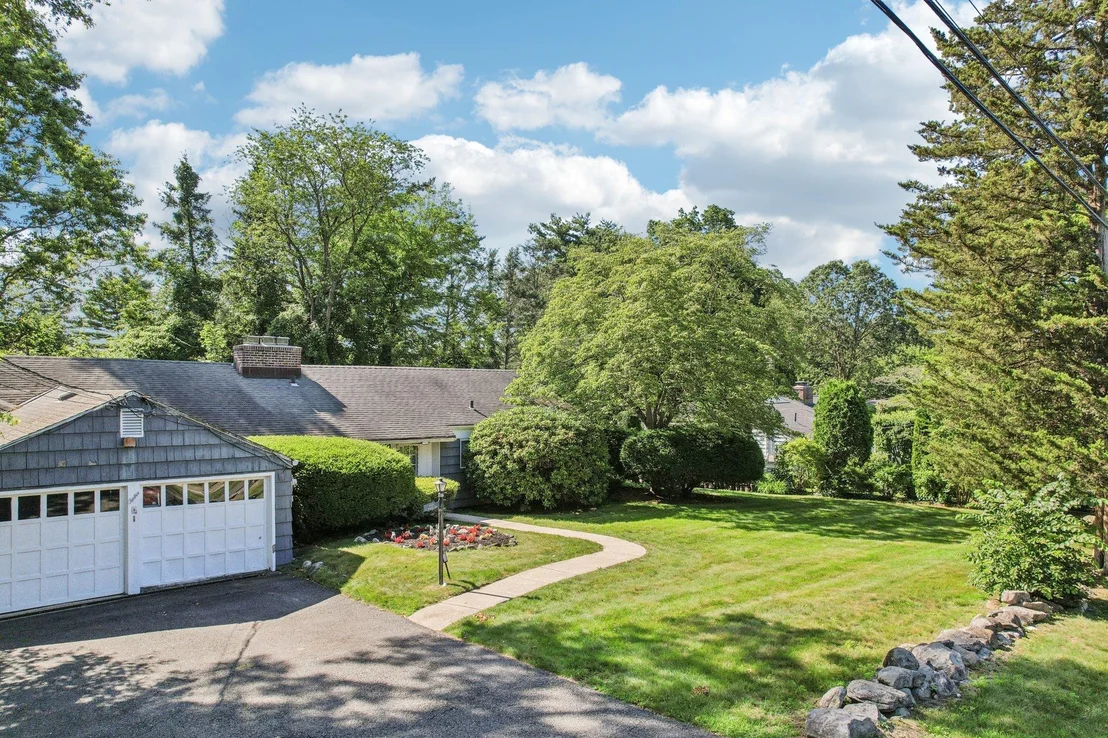 Photo of 12 Paddock Road