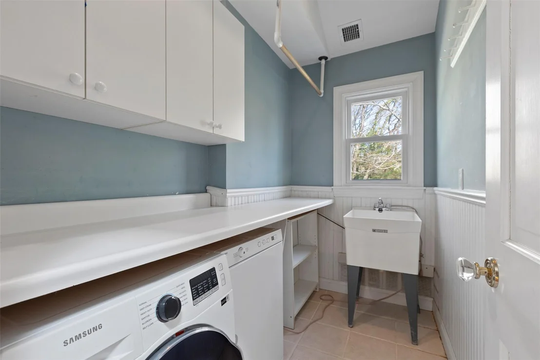 Photo of 7 Locust Avenue