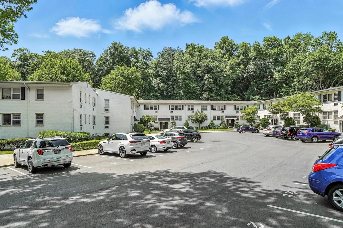 Photo of Unit D at 1 Avon Circle