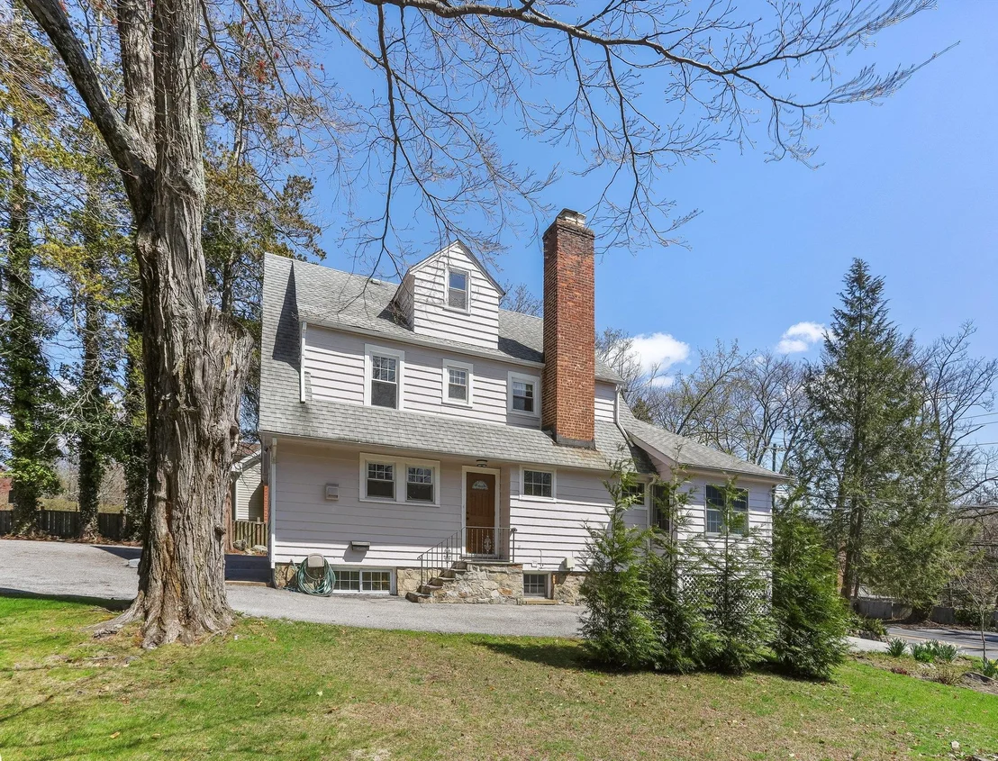Photo of 1235 Post Road