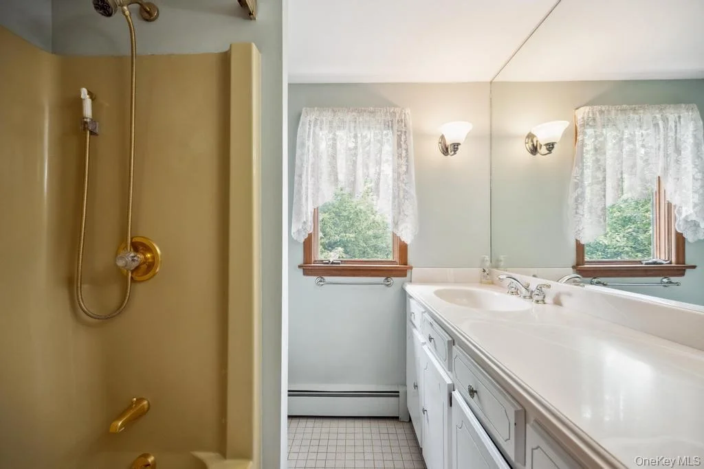 Photo of 9 Lakeland Avenue
