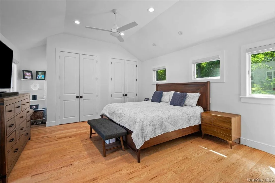 Photo of 25 Shadow Lane