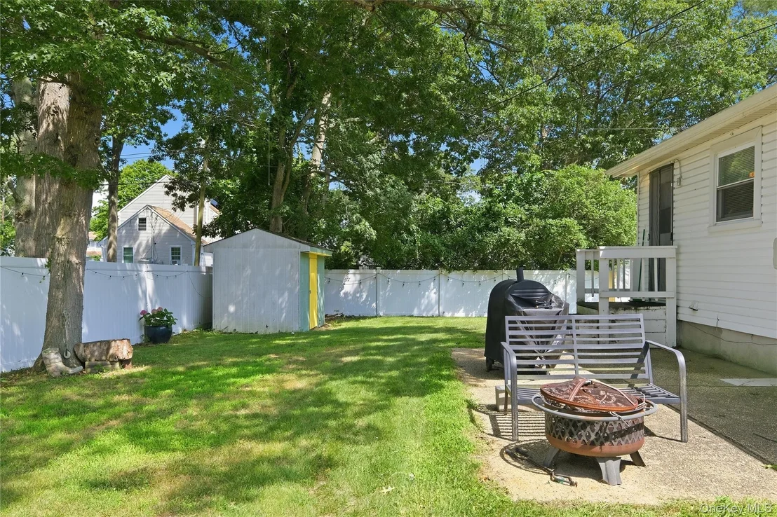 Photo of 211 Hampton Avenue