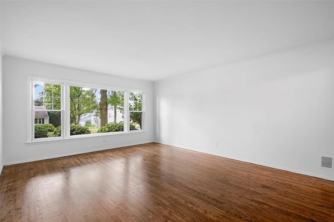 Photo of 320 Stuart Drive