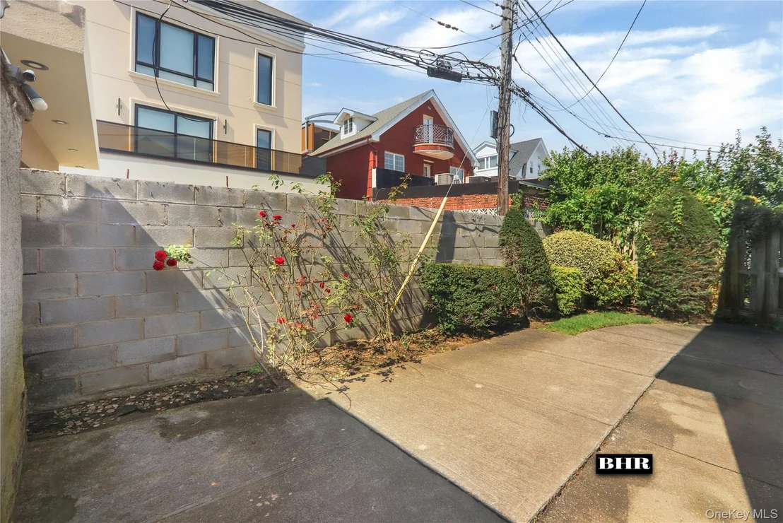 Photo of 272 Exeter Street