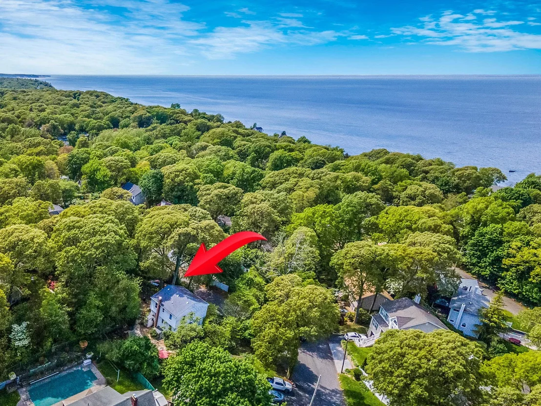 Photo of 2 Queen Drive
