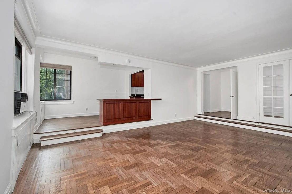 Photo of Unit 3F at 35 Parkview Avenue
