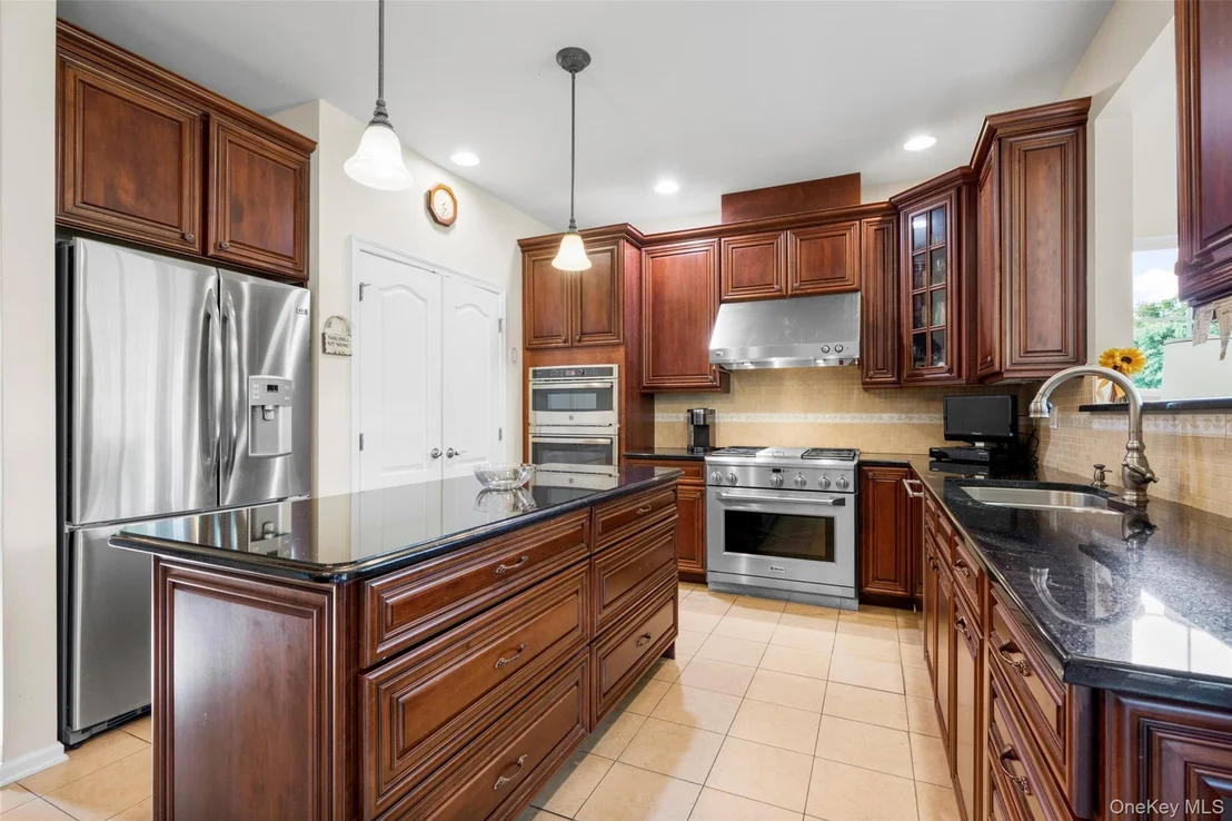 Photo of 653 Creekside Lane