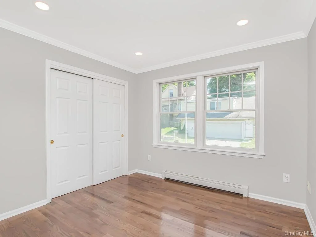 Photo of 237 Brady Avenue