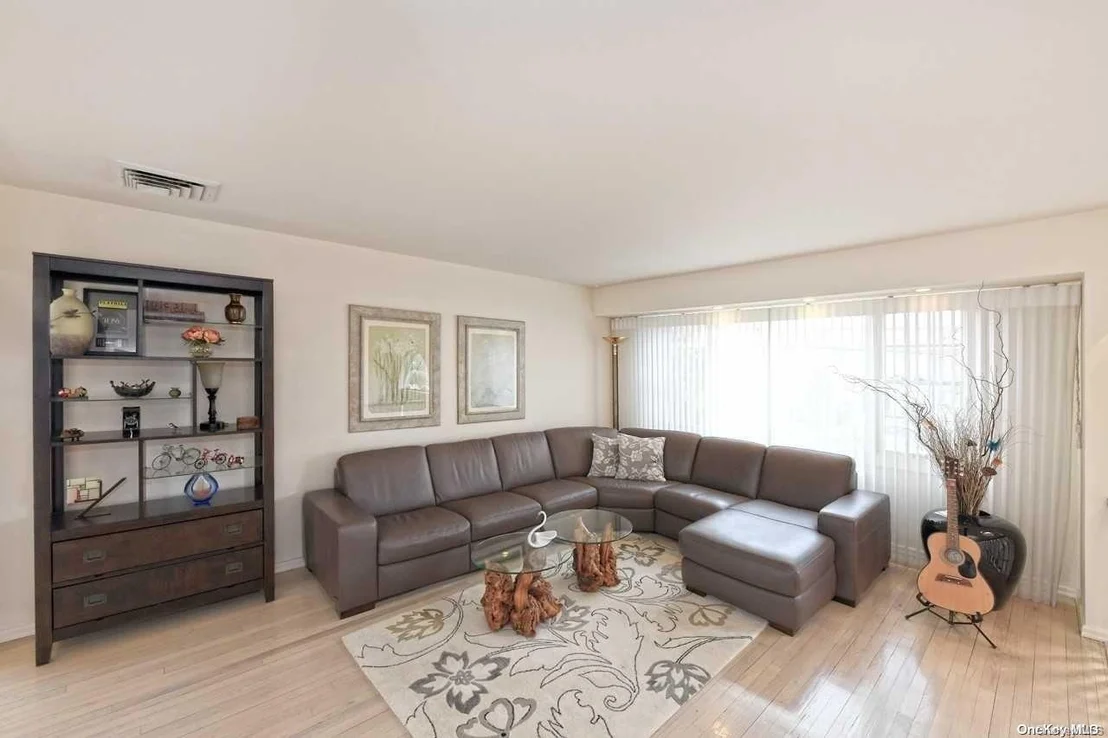 Photo of 2864 Shore Drive