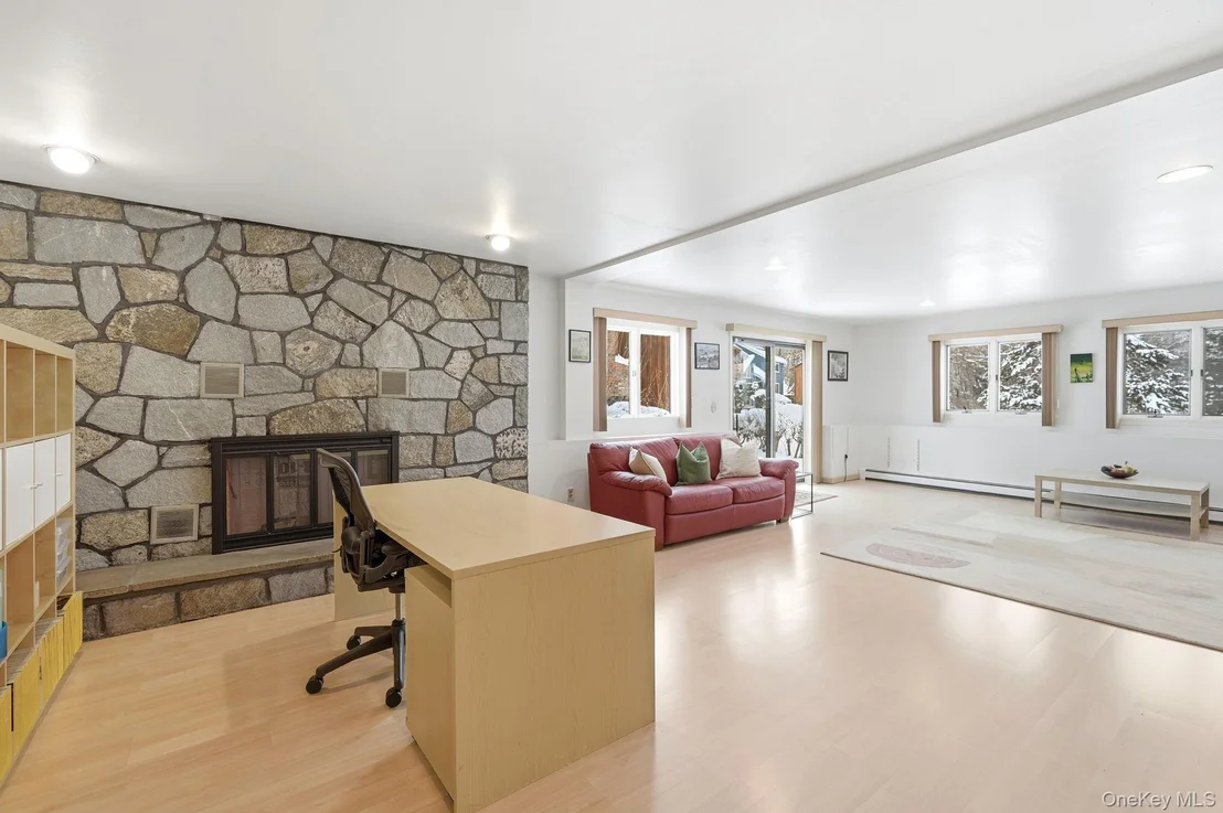 Photo of 10 Pine Brook Road
