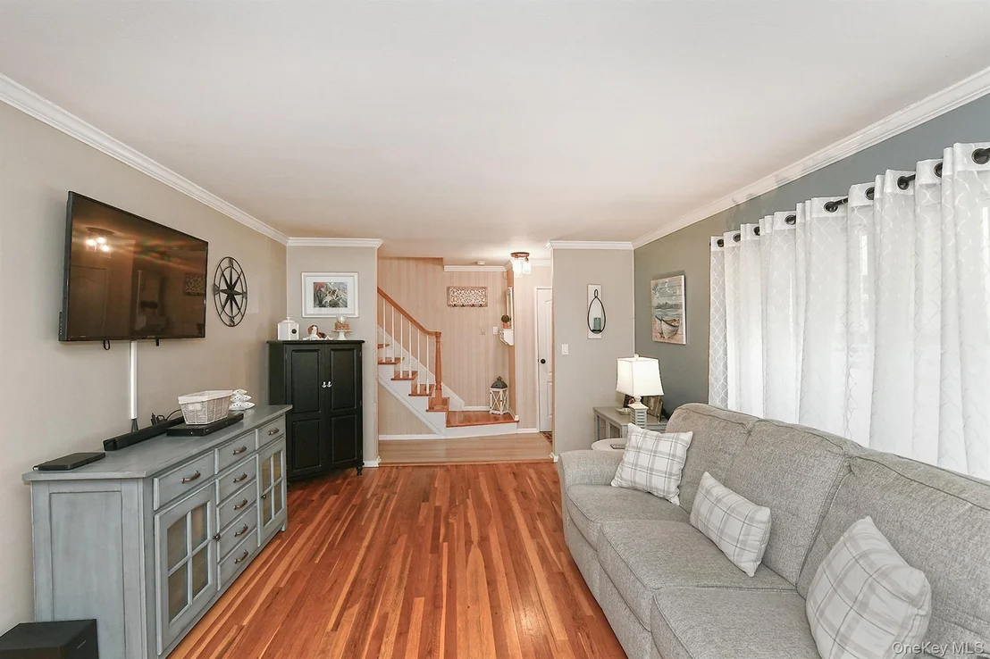 Photo of 42 Montrose Drive