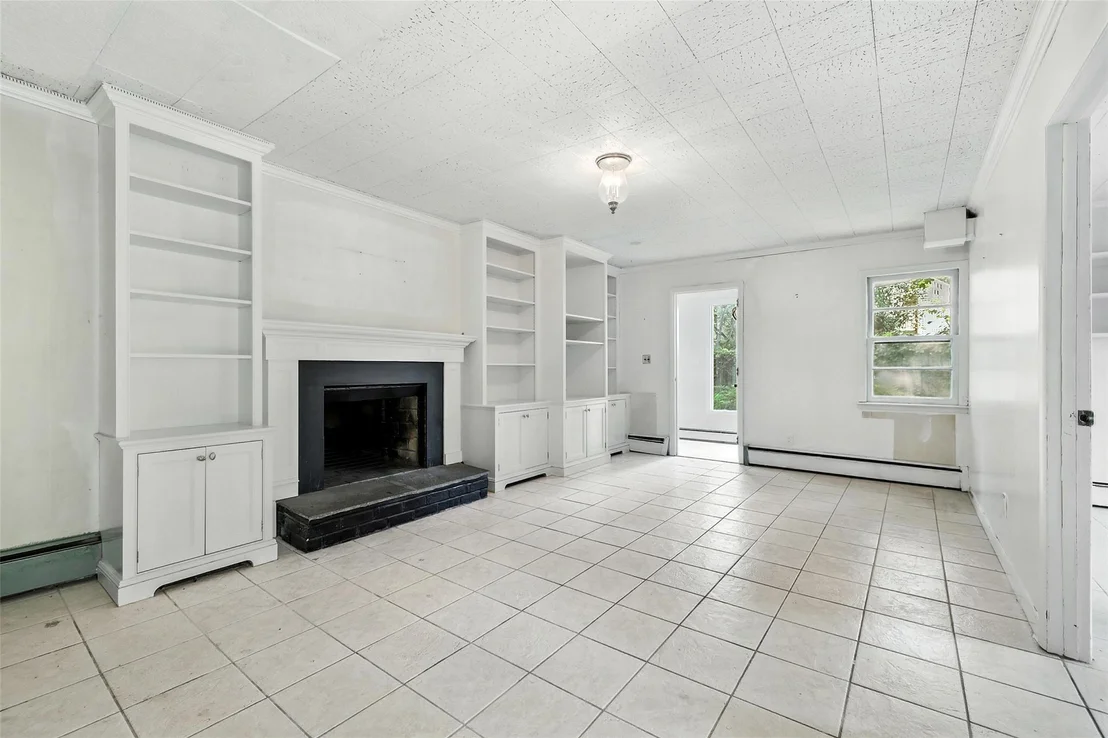 Photo of 71 Apawamis Avenue