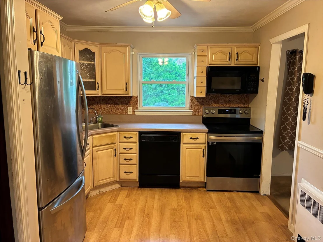 Photo of 27 Elizabeth Drive