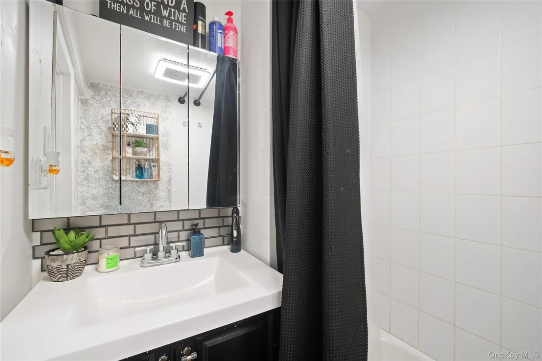 Photo of 284 Baldwin Road