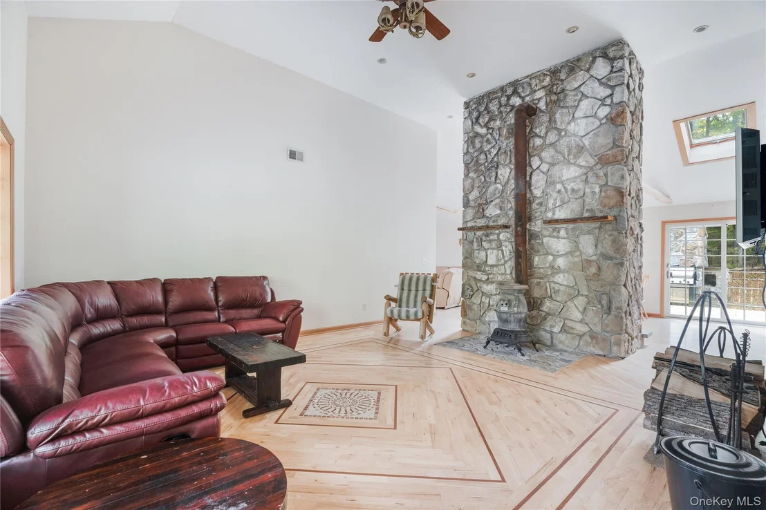 Photo of 91 Decker Road