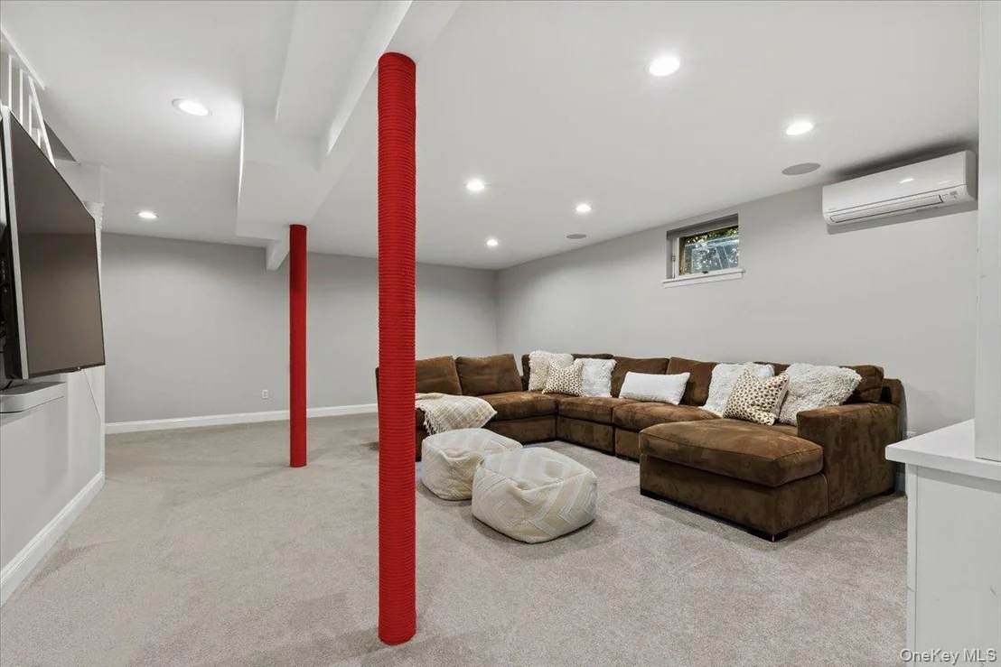 Photo of 76 Davis Avenue