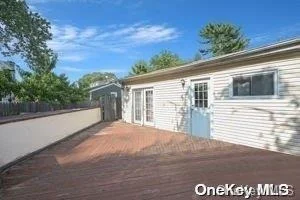 Photo of 320 Commack Road
