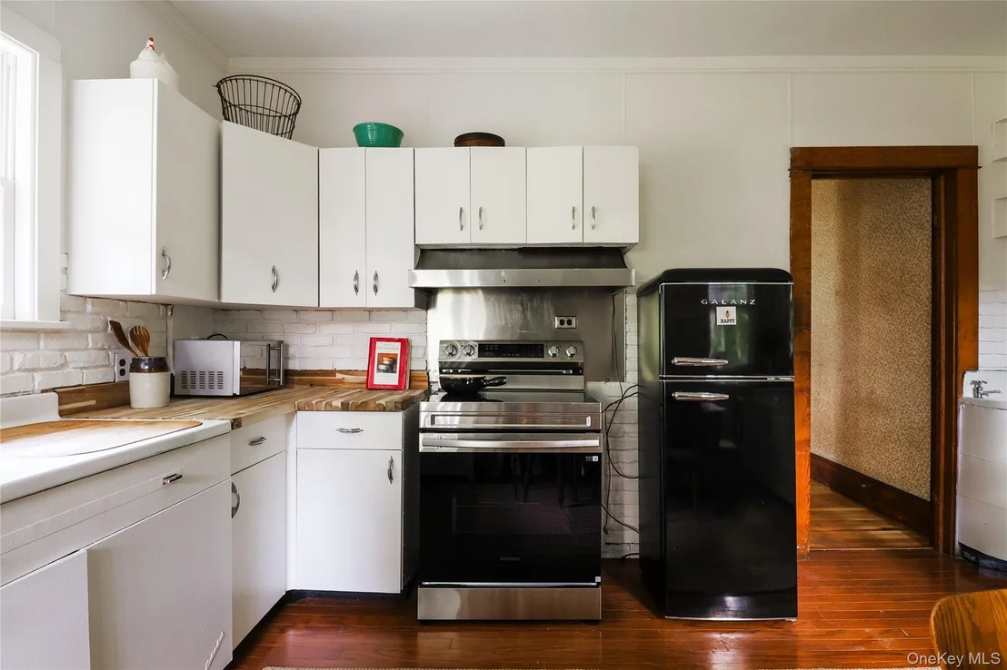Photo of 12 Highview Avenue