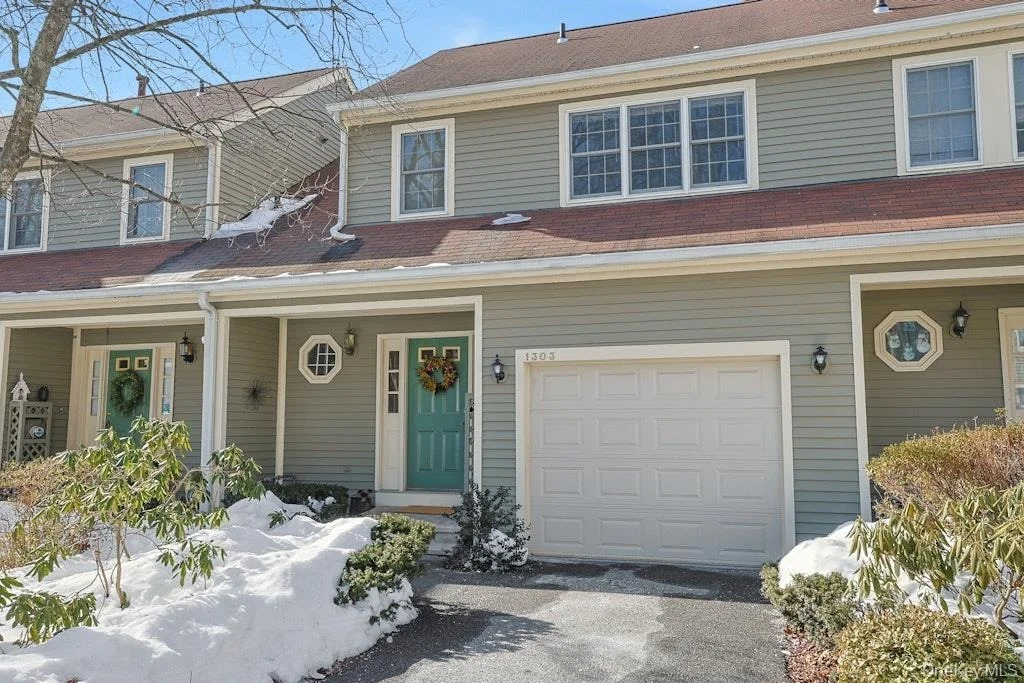 Photo of 1303 Regent Drive