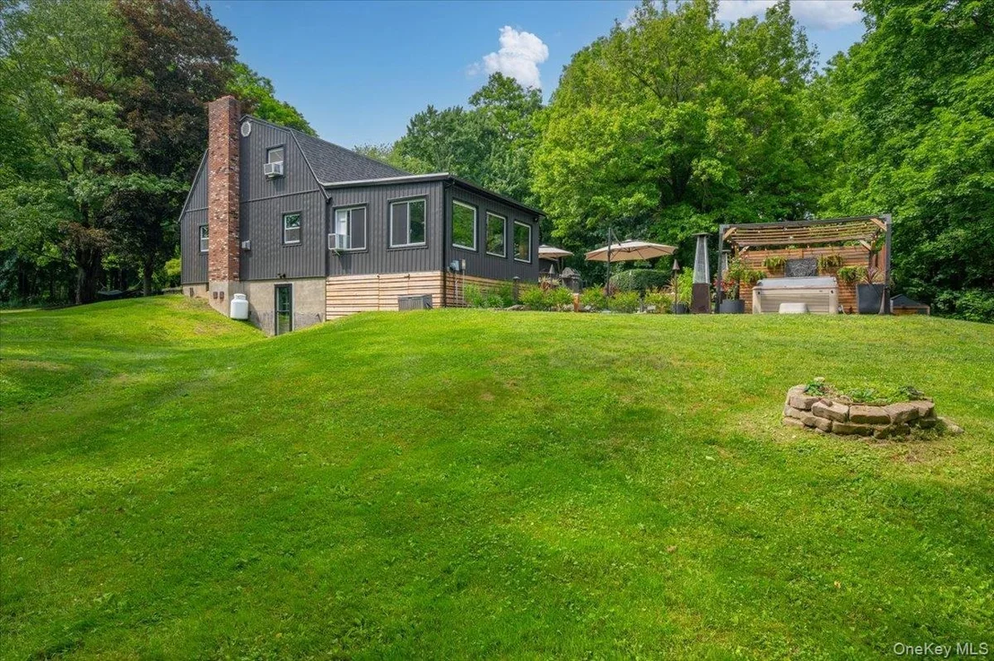 Photo of 13 Jacks Pond Road