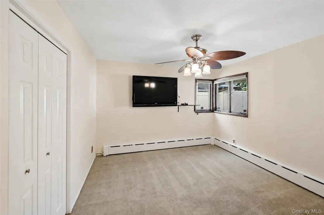 Photo of 4 Dennis Lane