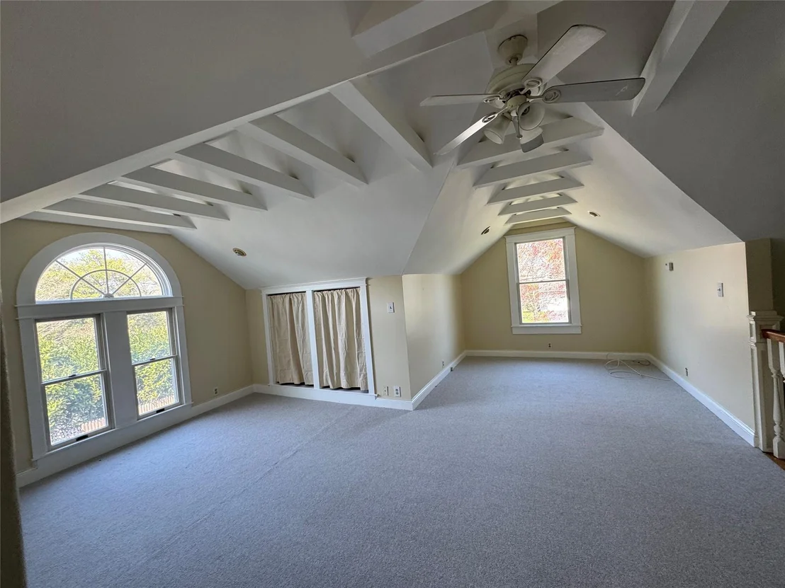Photo of 527 Lombardy Boulevard