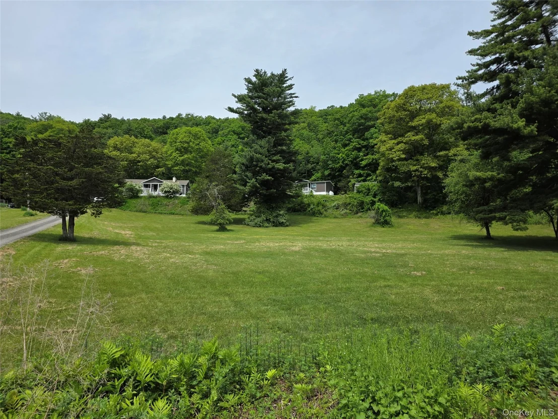 Photo of 553 Lake Road