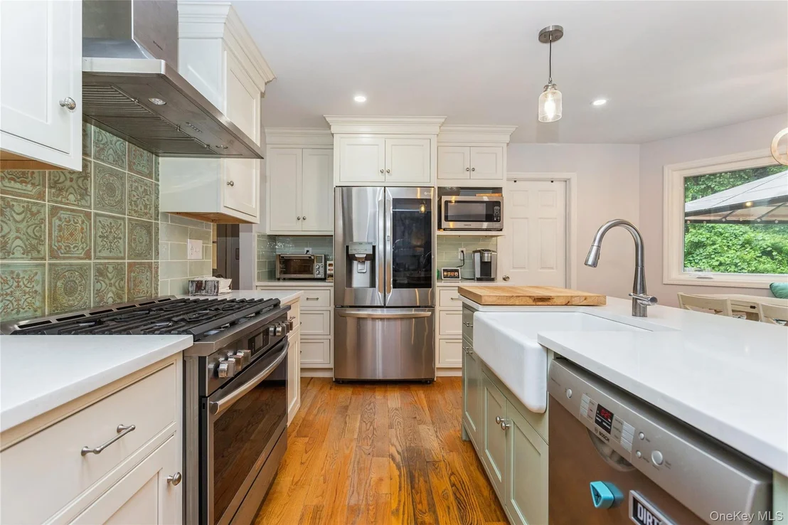 Photo of 324 Garrison Woods Lane