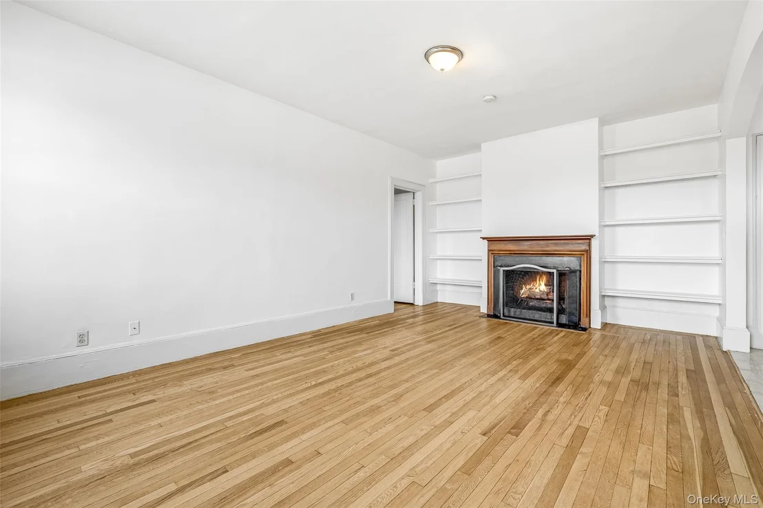 Photo of Unit 4B at 840 Bronx River Road