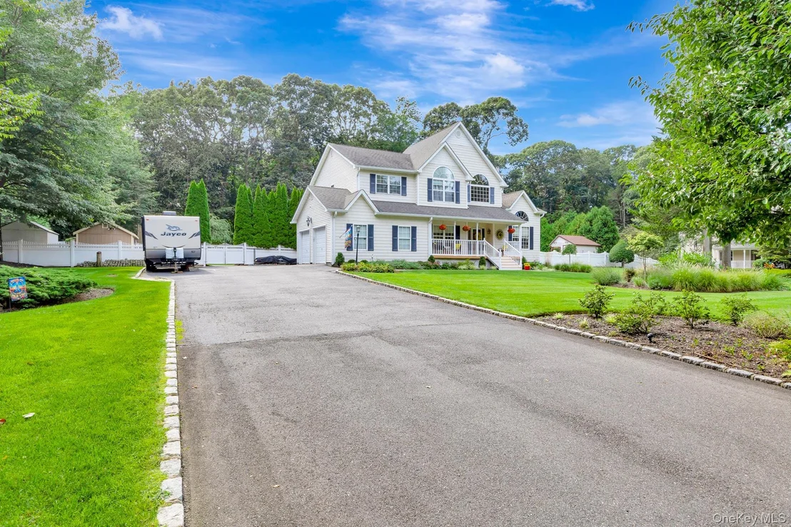 Photo of 2835 N Wading River Road