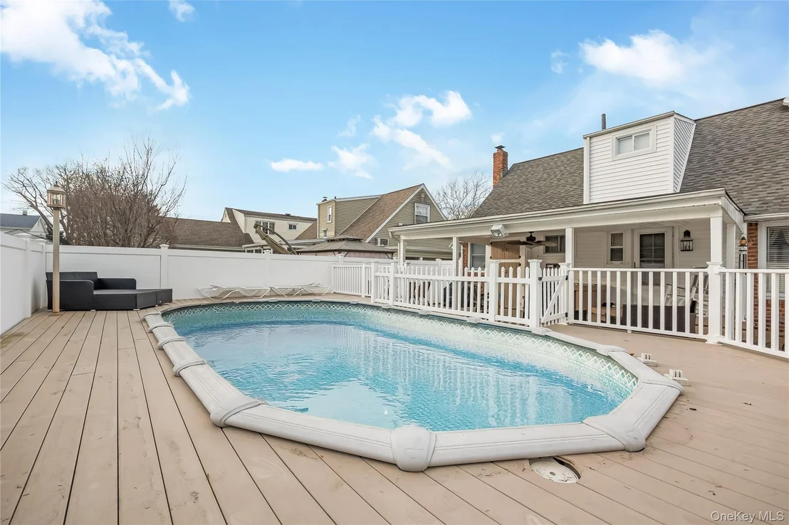 Photo of 75 N Sloan Drive N