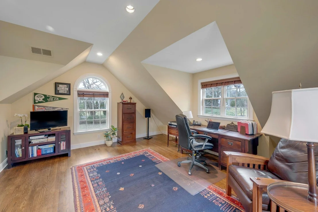 Photo of 280 Beverly Road