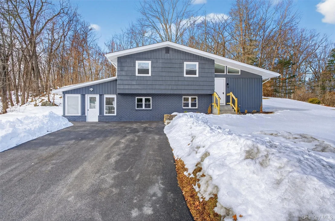 Photo of 74 Roosevelt Road