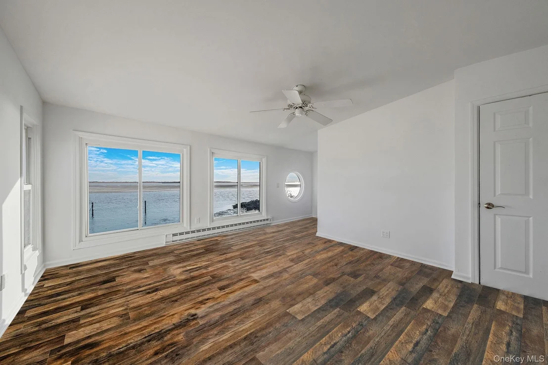 Photo of 116 Oak Beach Road