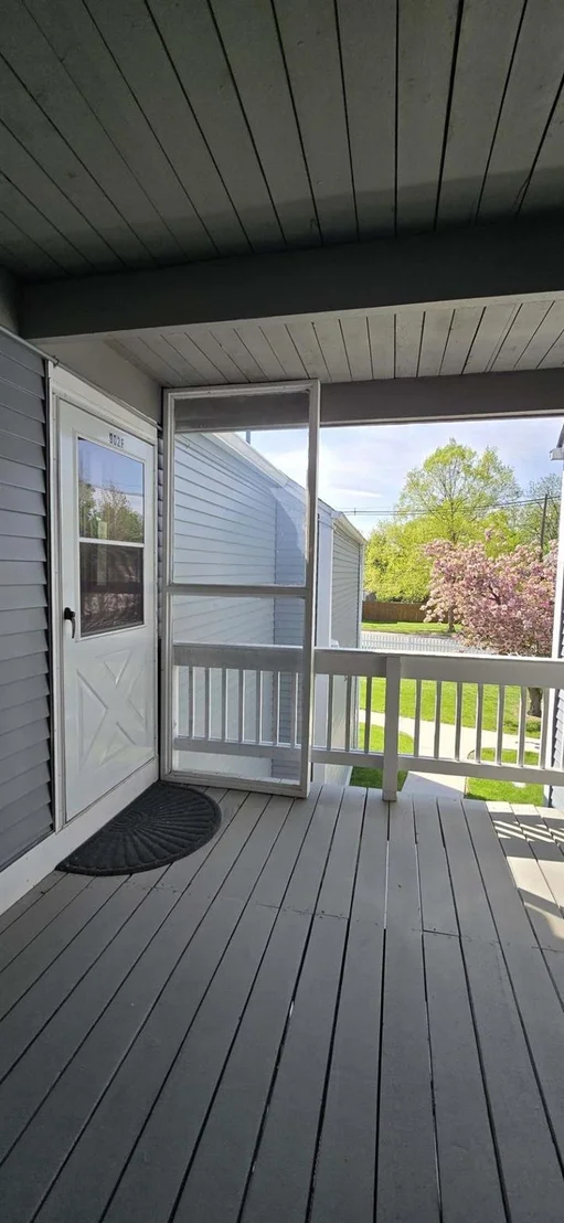 Photo of Unit F at 902 Commons Way