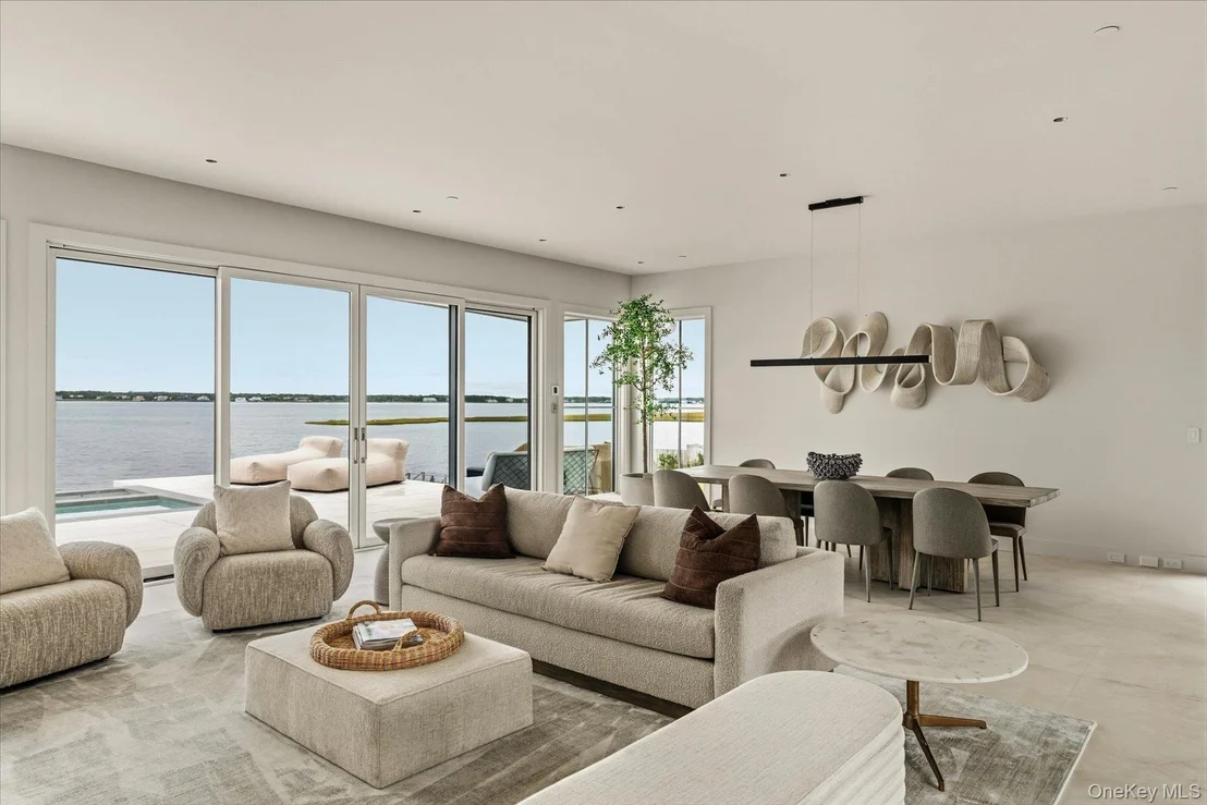 Photo of 498 Dune Road